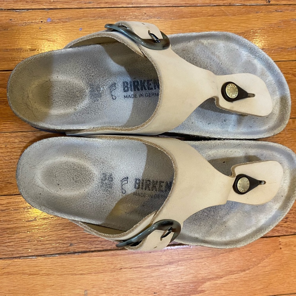 BIRKENSTOCK Gizen Sandals - Almond size 5-5.5US/36EU
